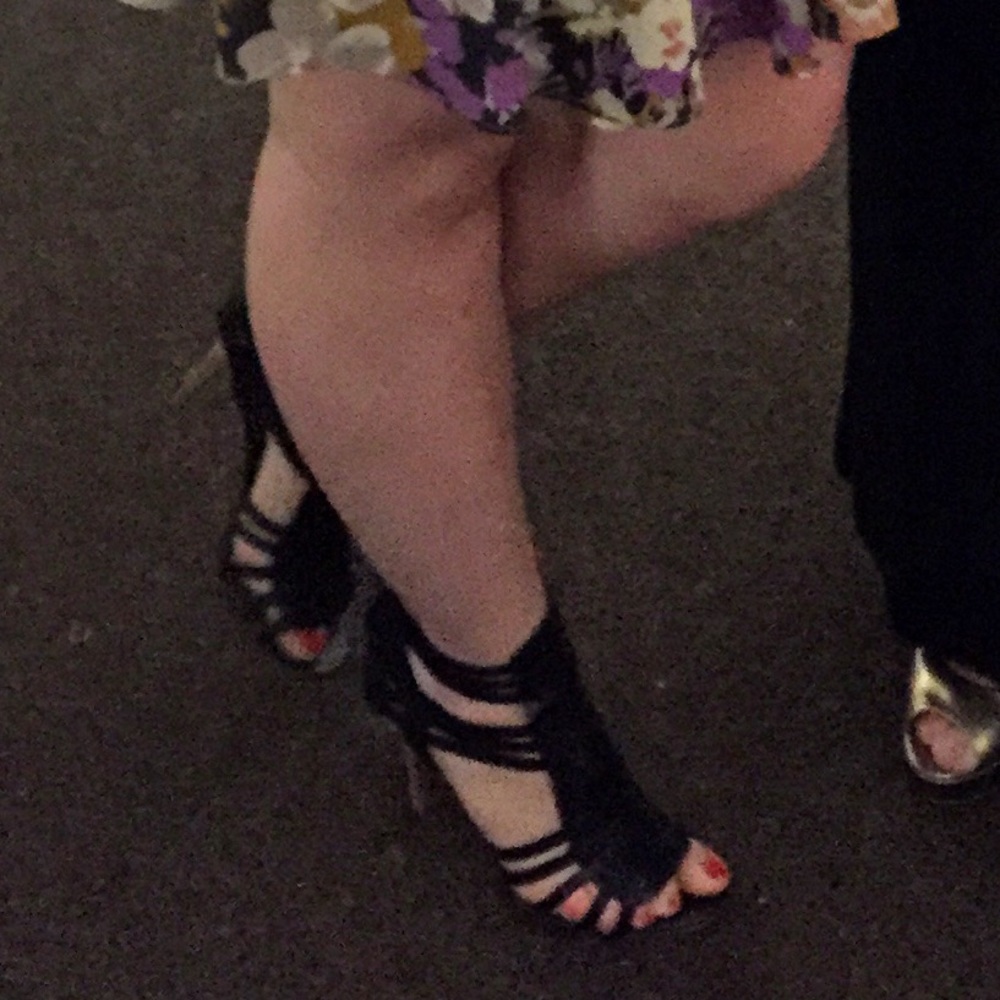 Coach Cage Sandals in EUC - Picture 6 of 7